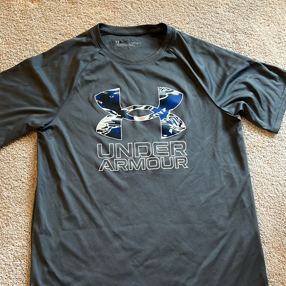 Under armour, boys size large, blue, white, grey camouflage, smoke free home